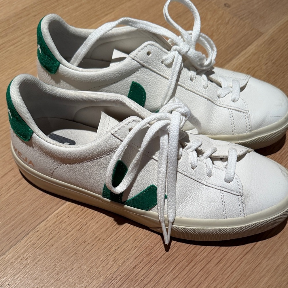 Veja Campo white green